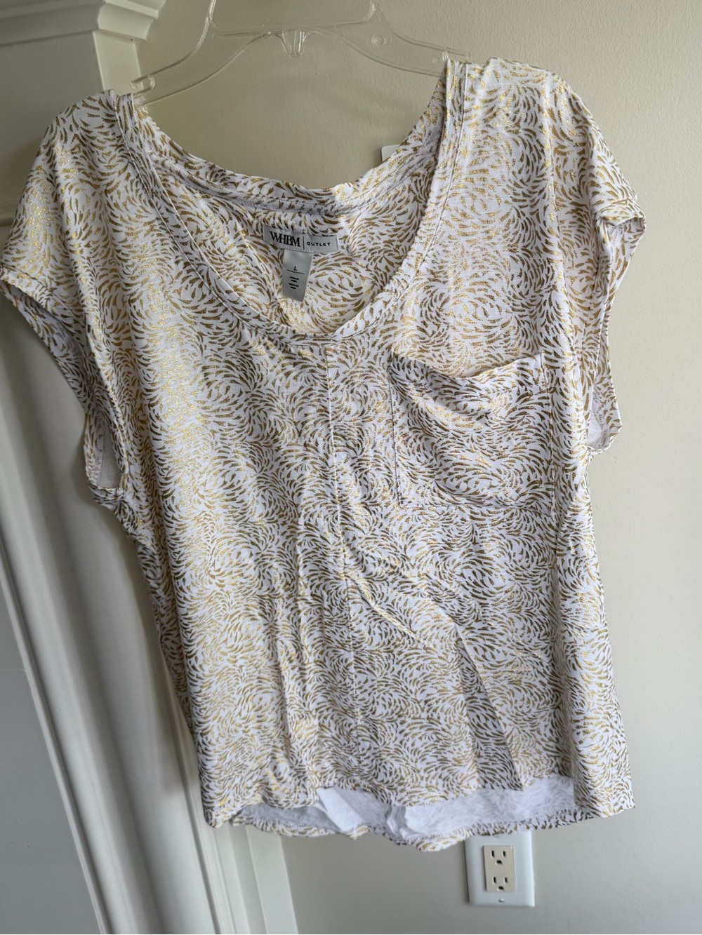 White House Black Market White & Gold Swirl V-Neck Short Sleeve Tee